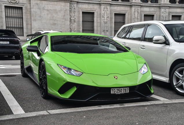 Lamborghini Huracán LP640-4 Performante