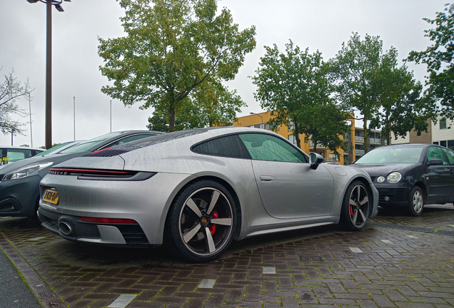 Porsche 992 Carrera 4S