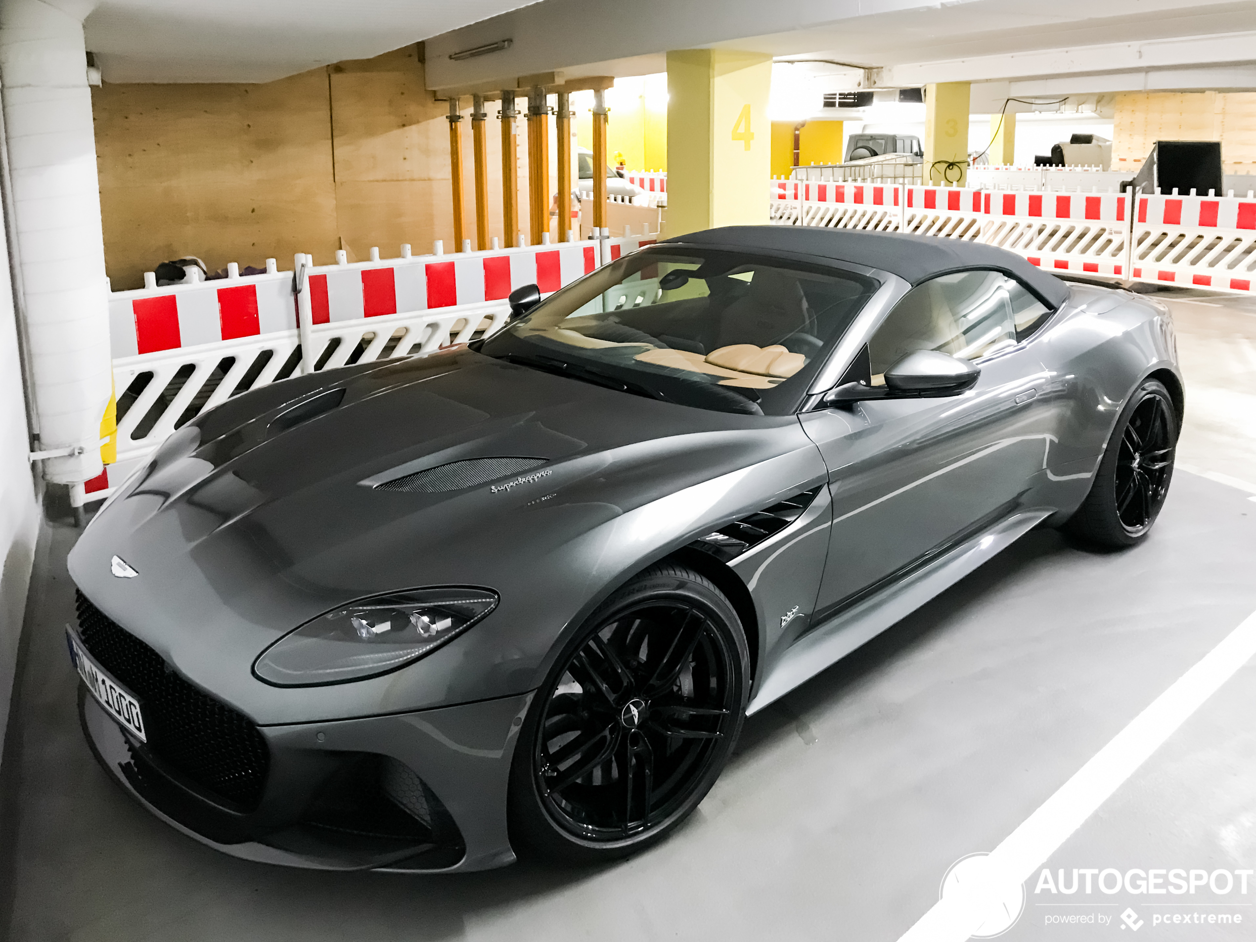 Aston Martin DBS Superleggera Volante