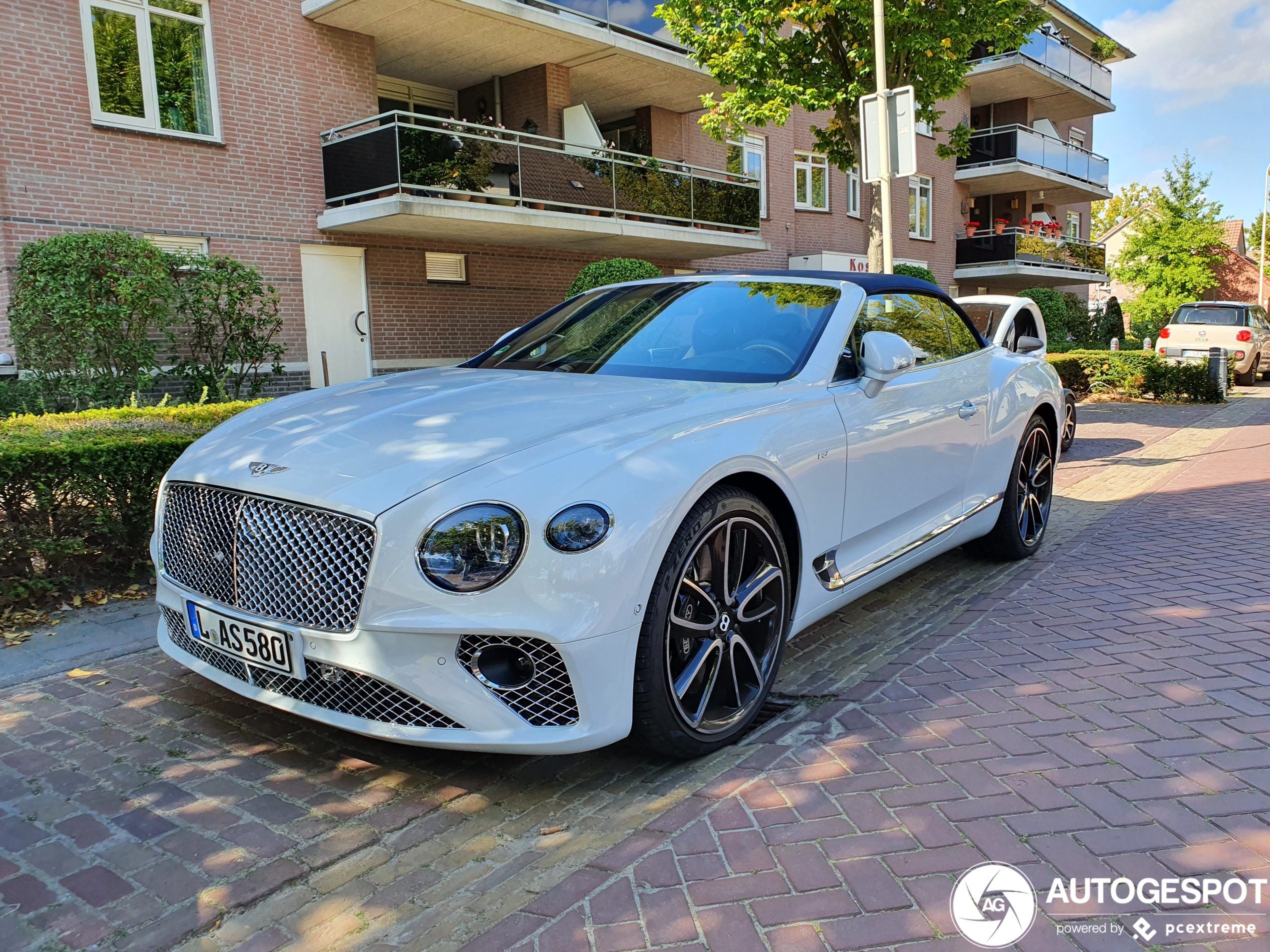 Bentley Continental GTC V8 2020