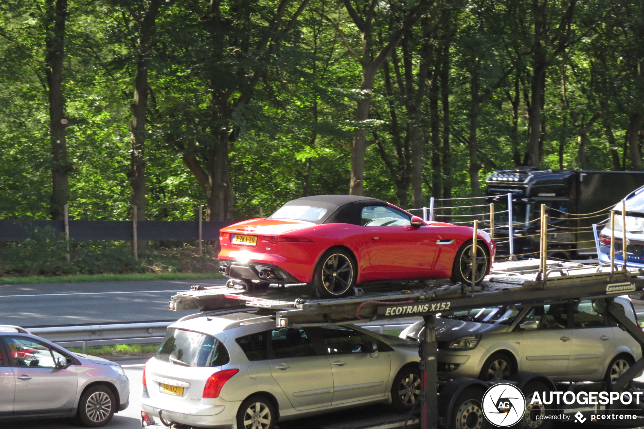 Jaguar F-TYPE S V8 Convertible