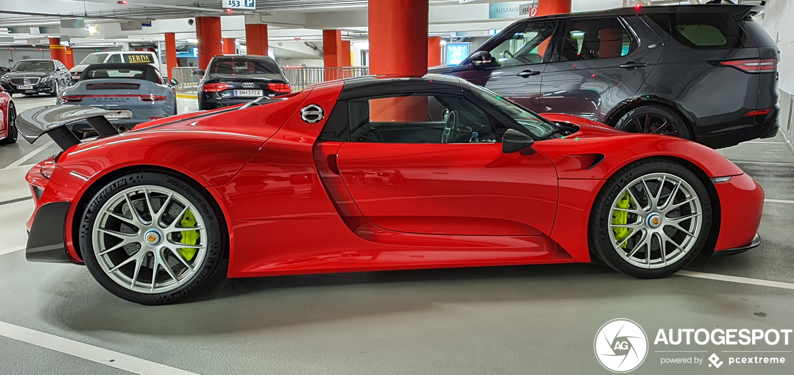 Porsche 918 Spyder Weissach Package