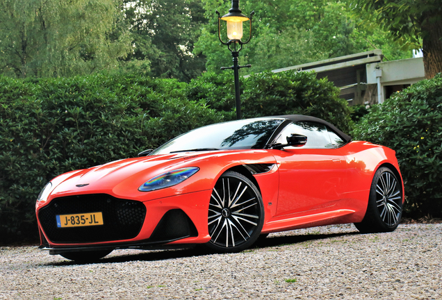 Aston Martin DBS Superleggera Volante