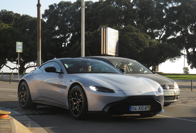 Aston Martin V8 Vantage 2018