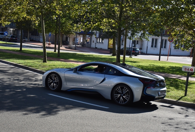 BMW i8