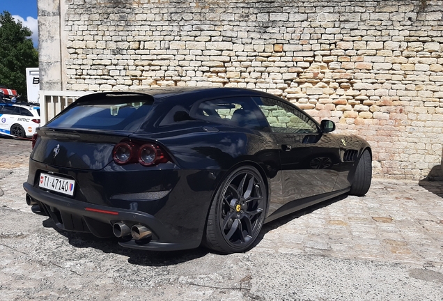 Ferrari GTC4Lusso T