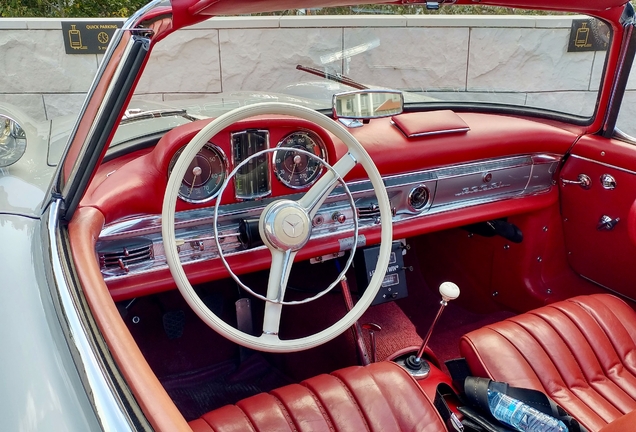 Mercedes-Benz 300SL Roadster