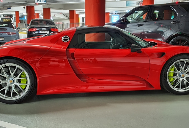 Porsche 918 Spyder Weissach Package