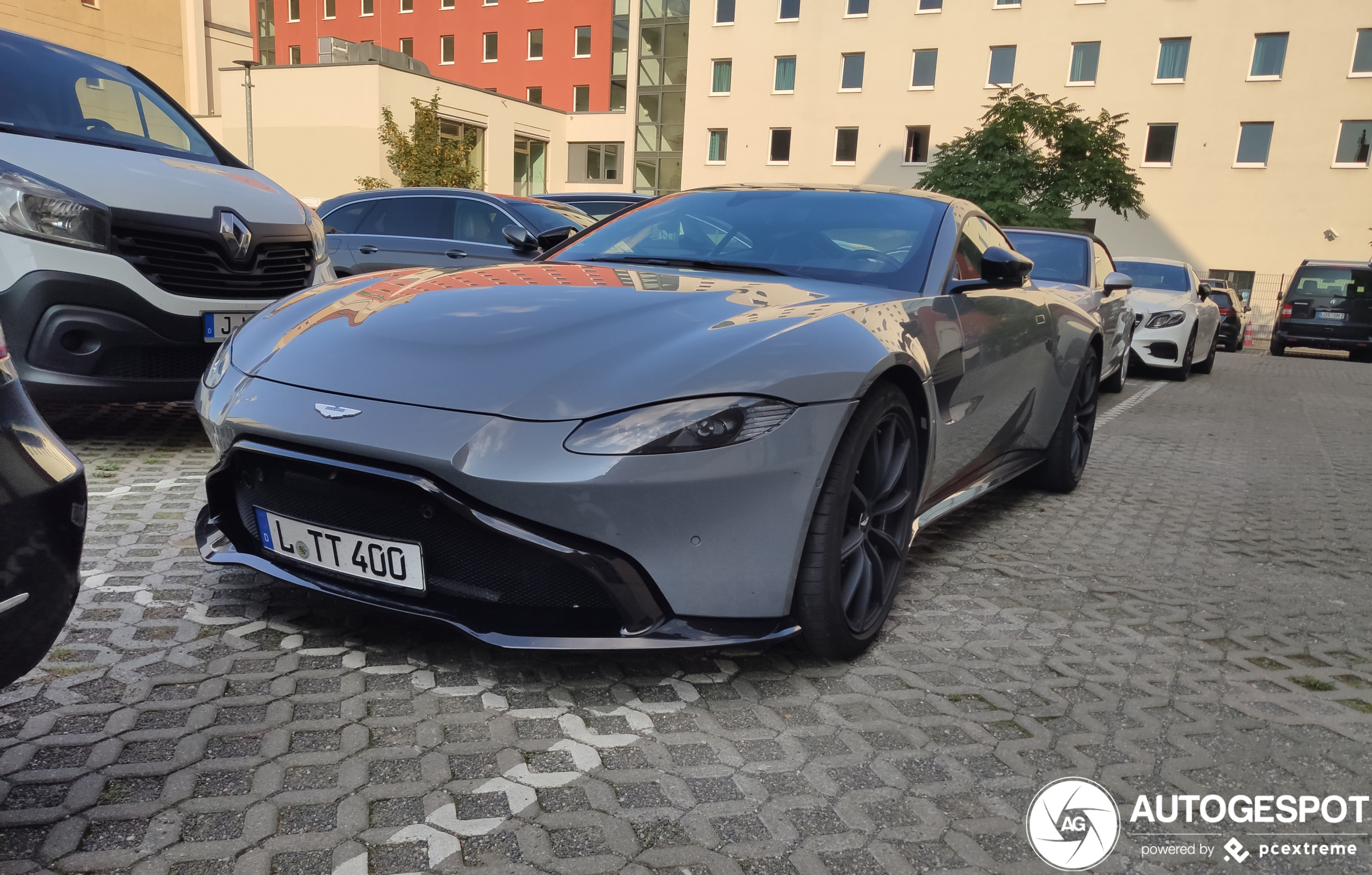 Aston Martin V8 Vantage 2018