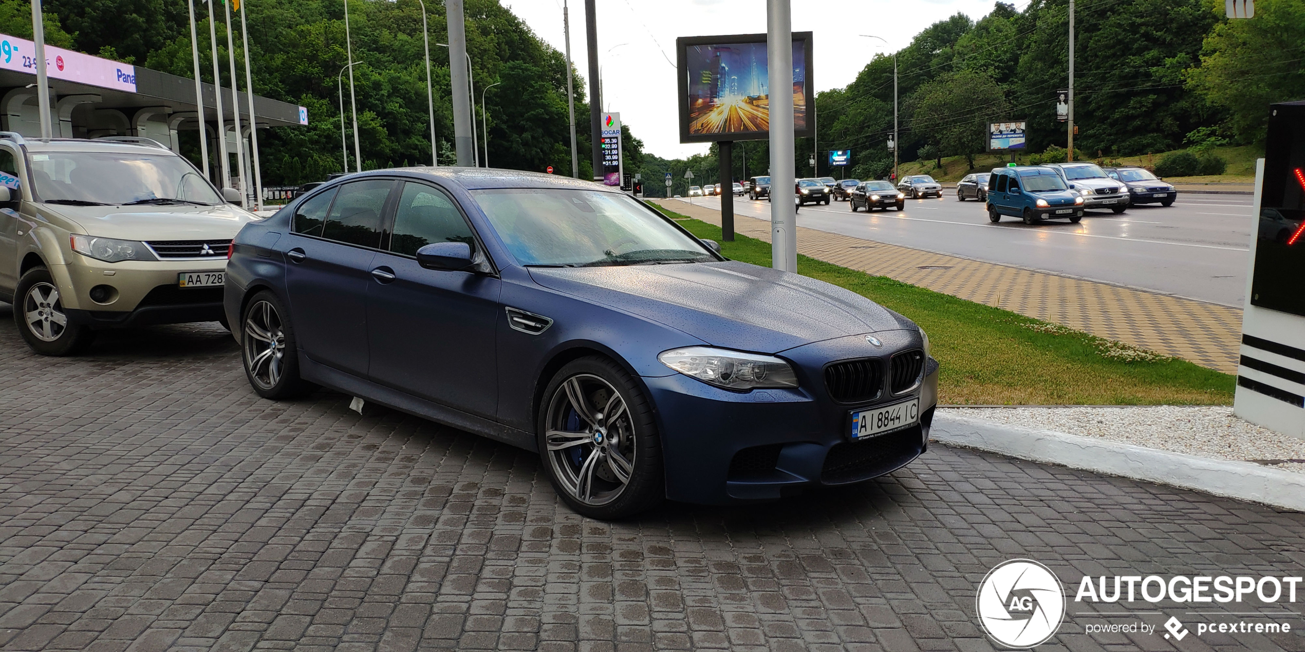 BMW M5 F10 2011