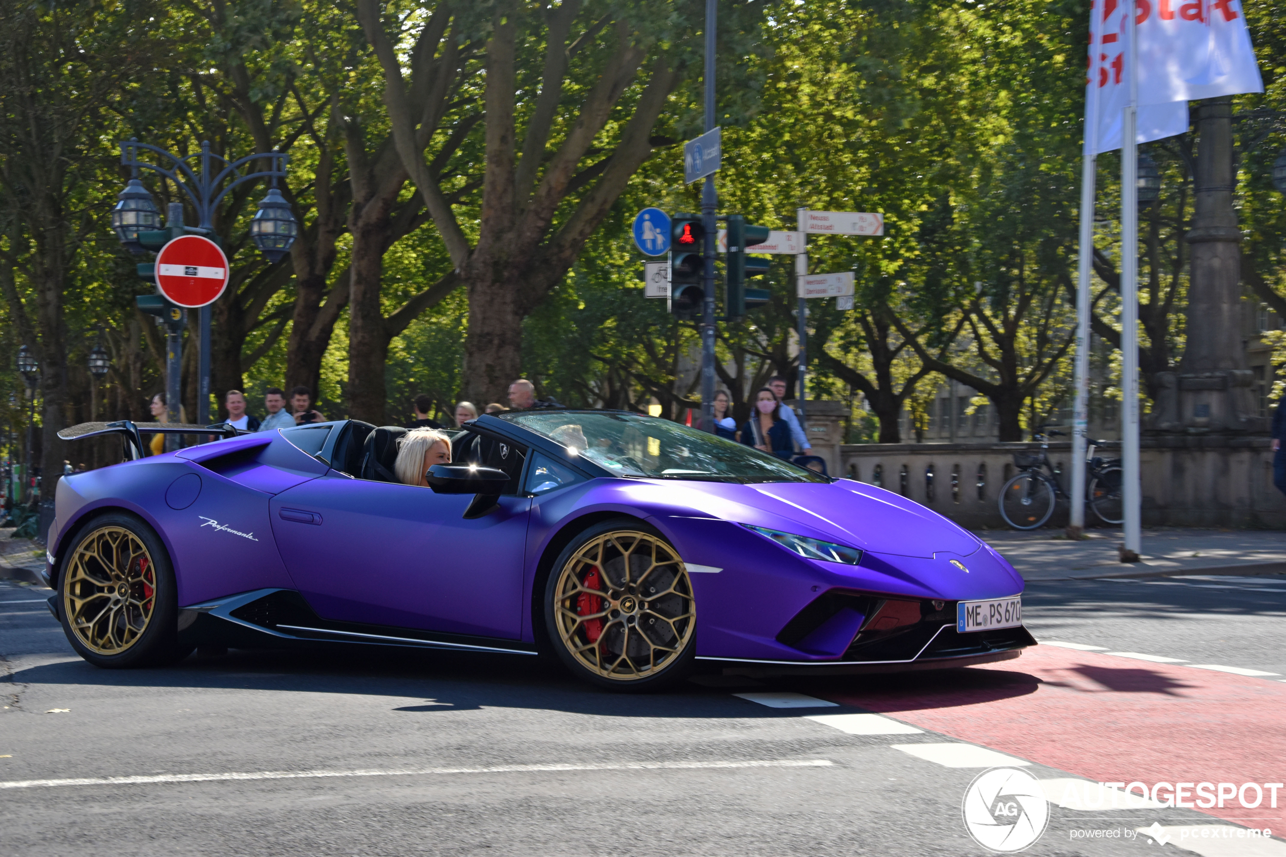 Lamborghini Huracán LP640-4 Performante Spyder