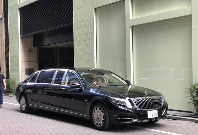 Mercedes-Maybach S 600 Pullman VV222