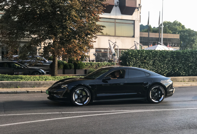 Porsche Taycan Turbo