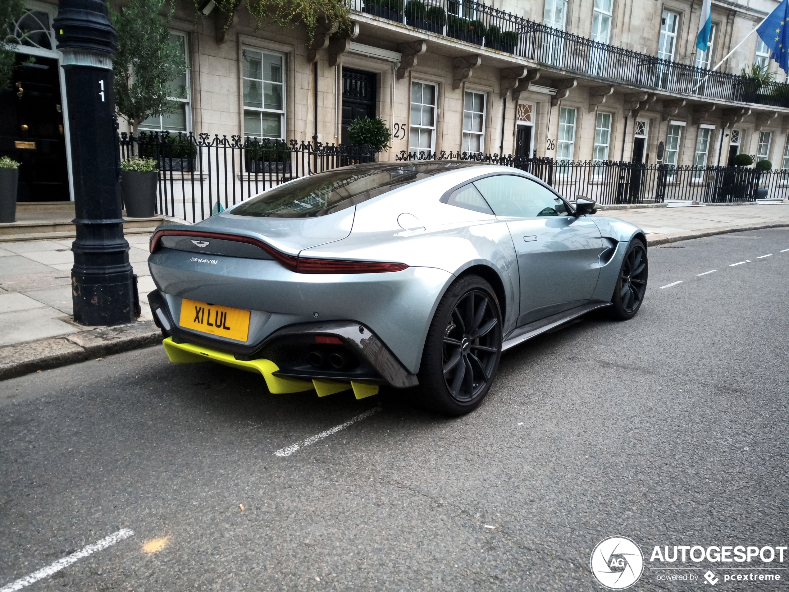 Aston Martin V8 Vantage 2018