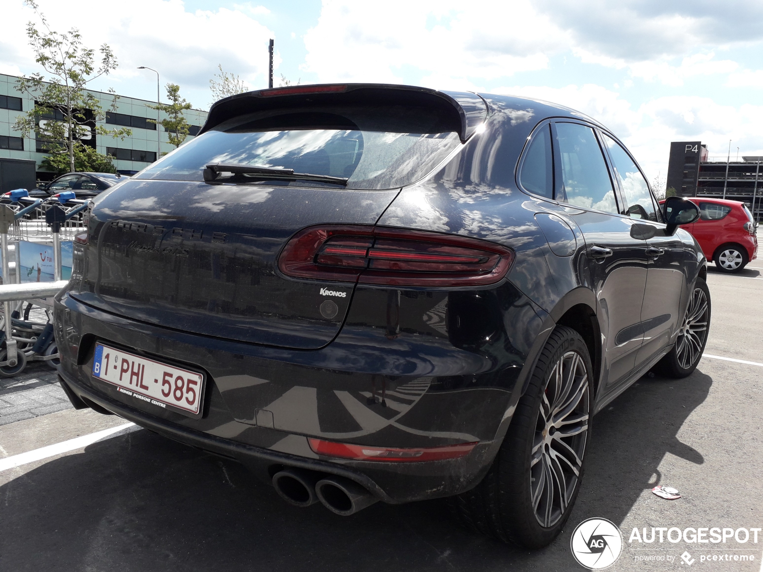 Porsche 95B Macan GTS