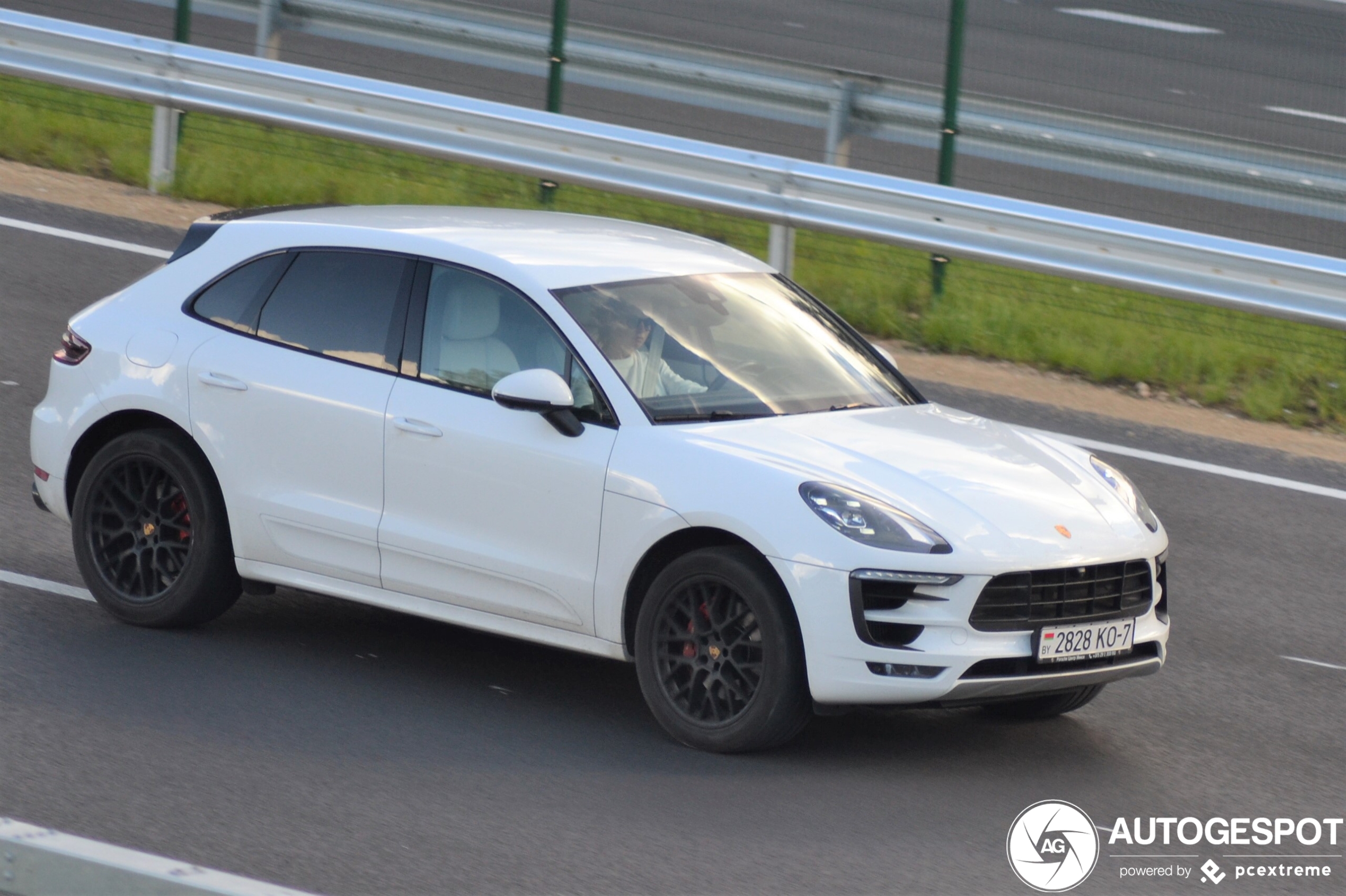 Porsche 95B Macan GTS