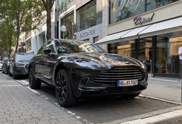 Aston Martin DBX