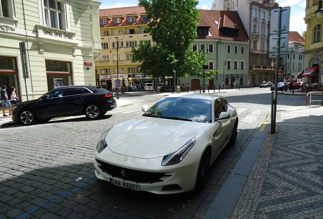 Ferrari FF