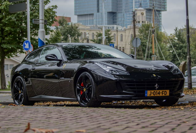 Ferrari GTC4Lusso