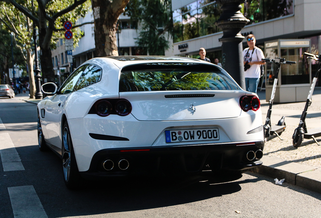 Ferrari GTC4Lusso T