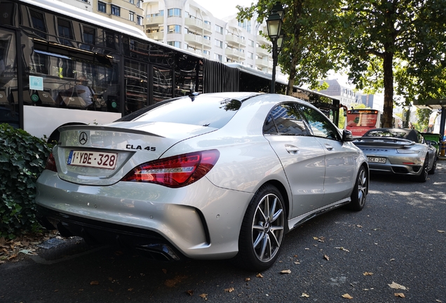 Mercedes-Benz CLA 45 AMG C117