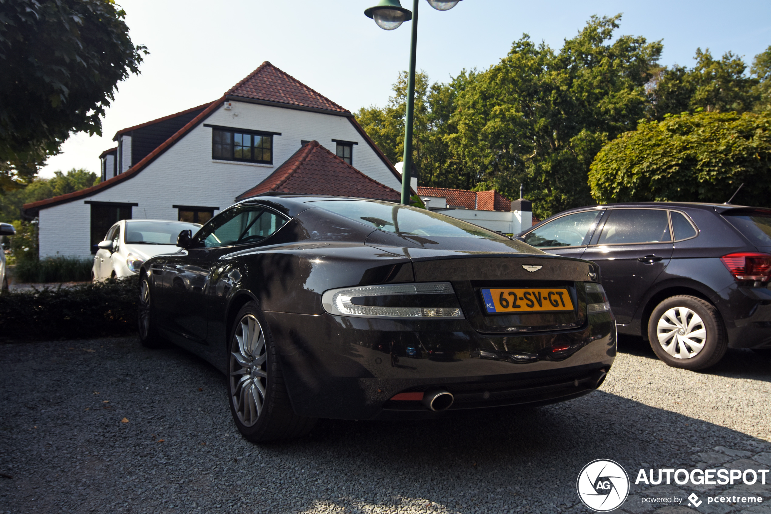 Aston Martin DB9