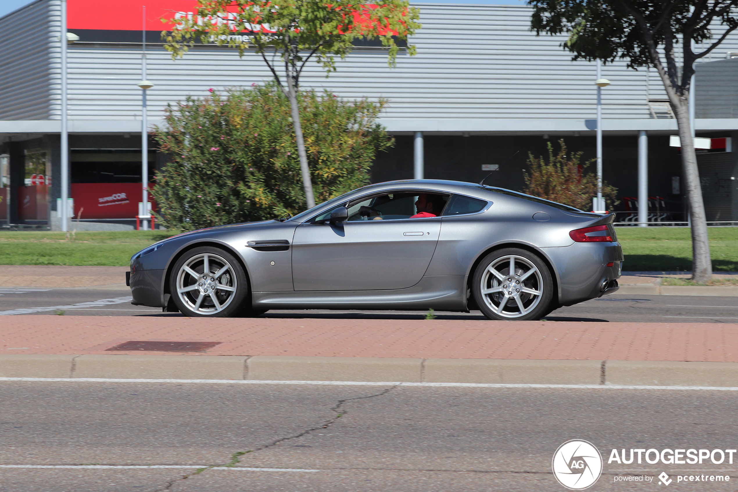 Aston Martin V8 Vantage