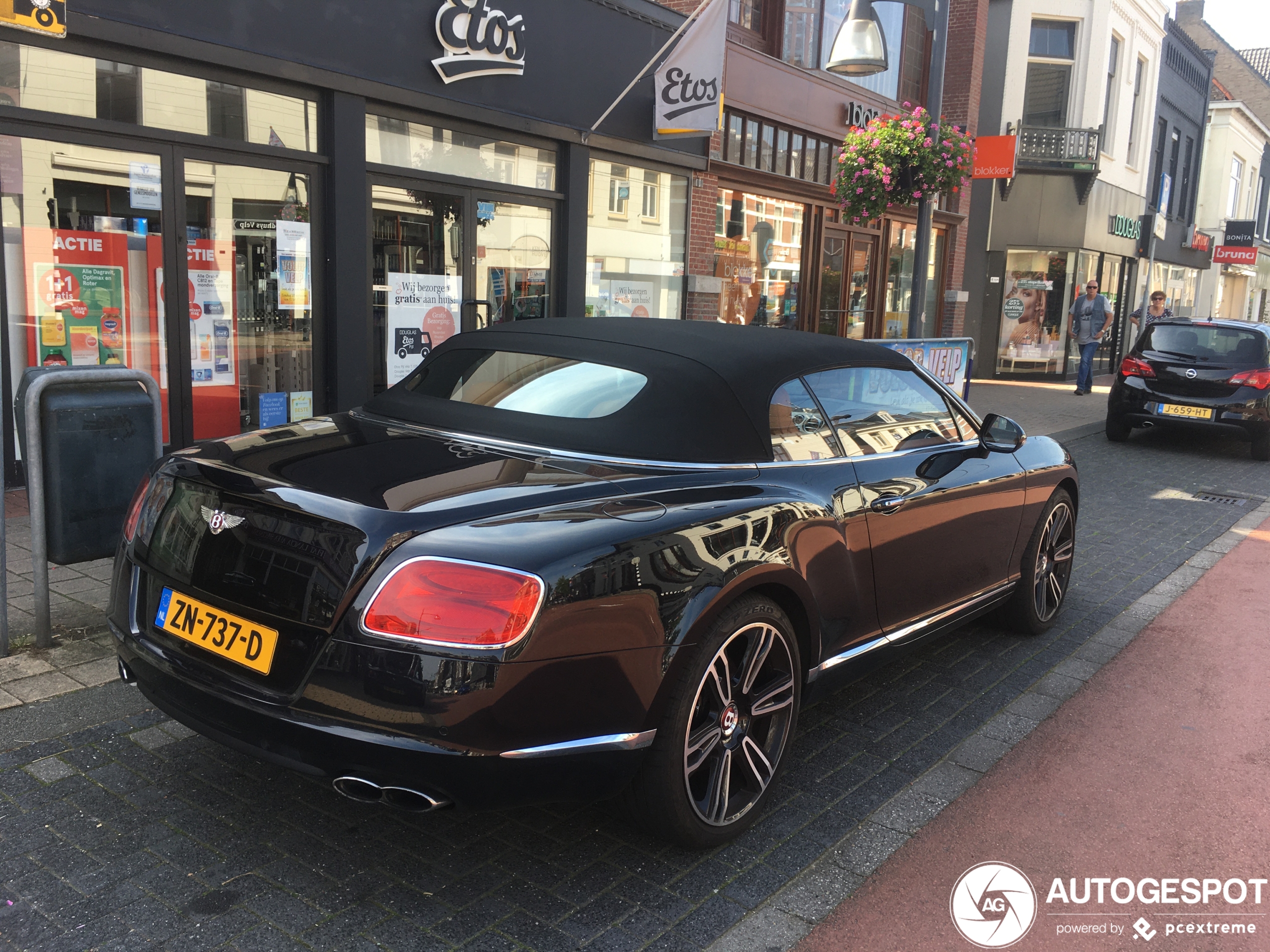 Bentley Continental GTC V8