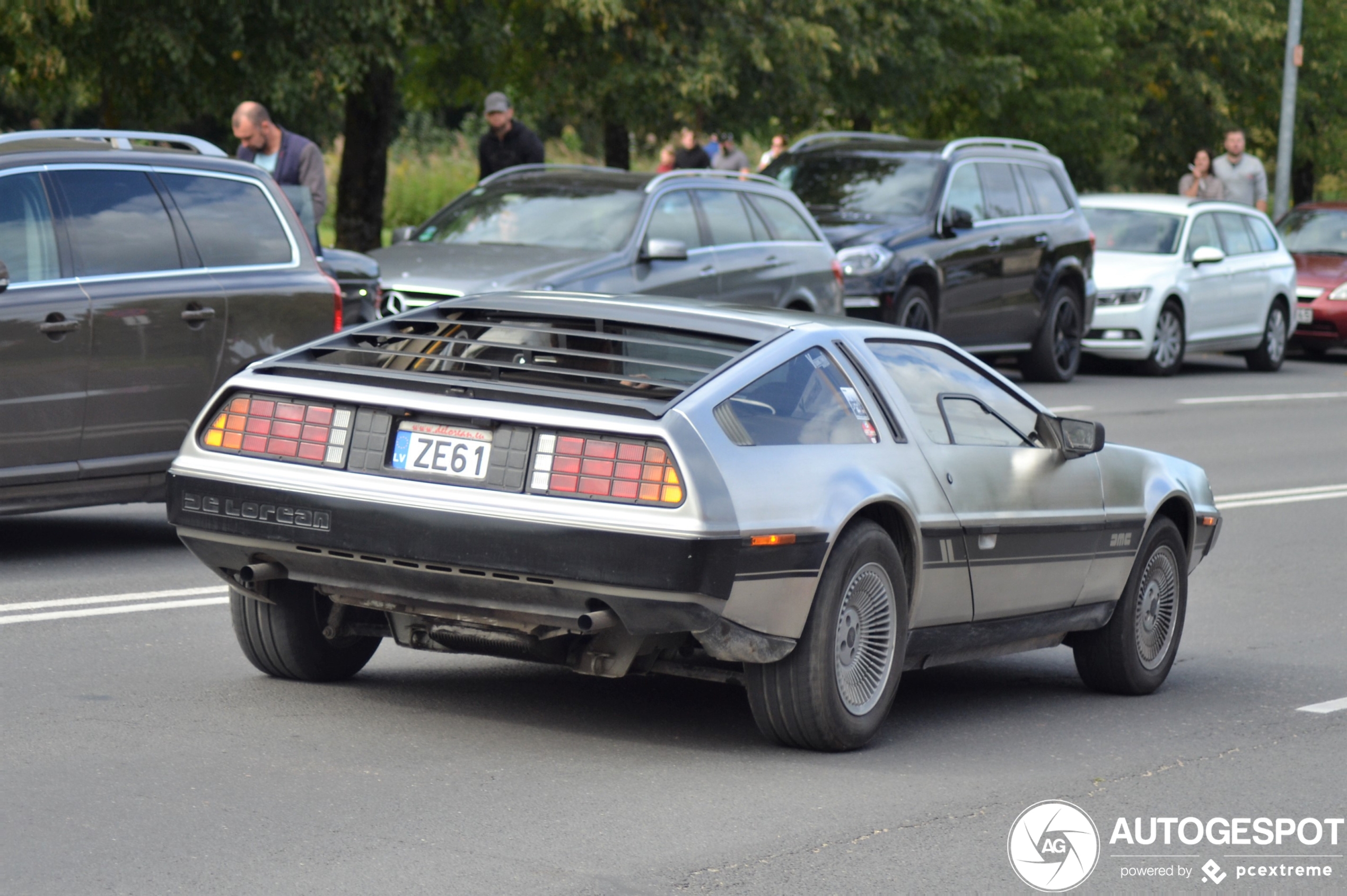 DeLorean DMC-12