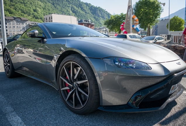 Aston Martin V8 Vantage 2018