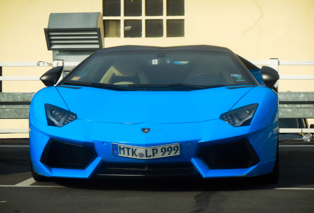 Lamborghini Aventador LP700-4 Roadster