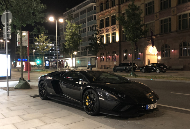 Lamborghini Aventador S LP740-4 Roadster