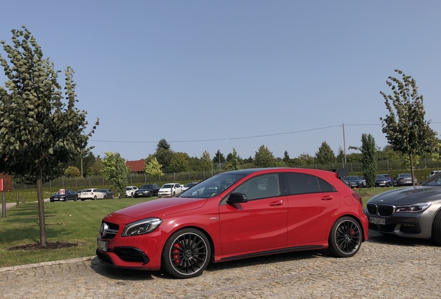 Mercedes-AMG A 45 W176 2015