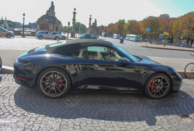 Porsche 992 Carrera 4S Cabriolet