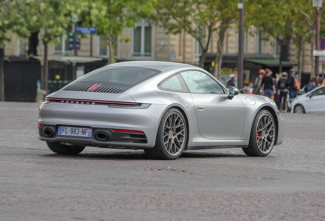 Porsche 992 Carrera 4S