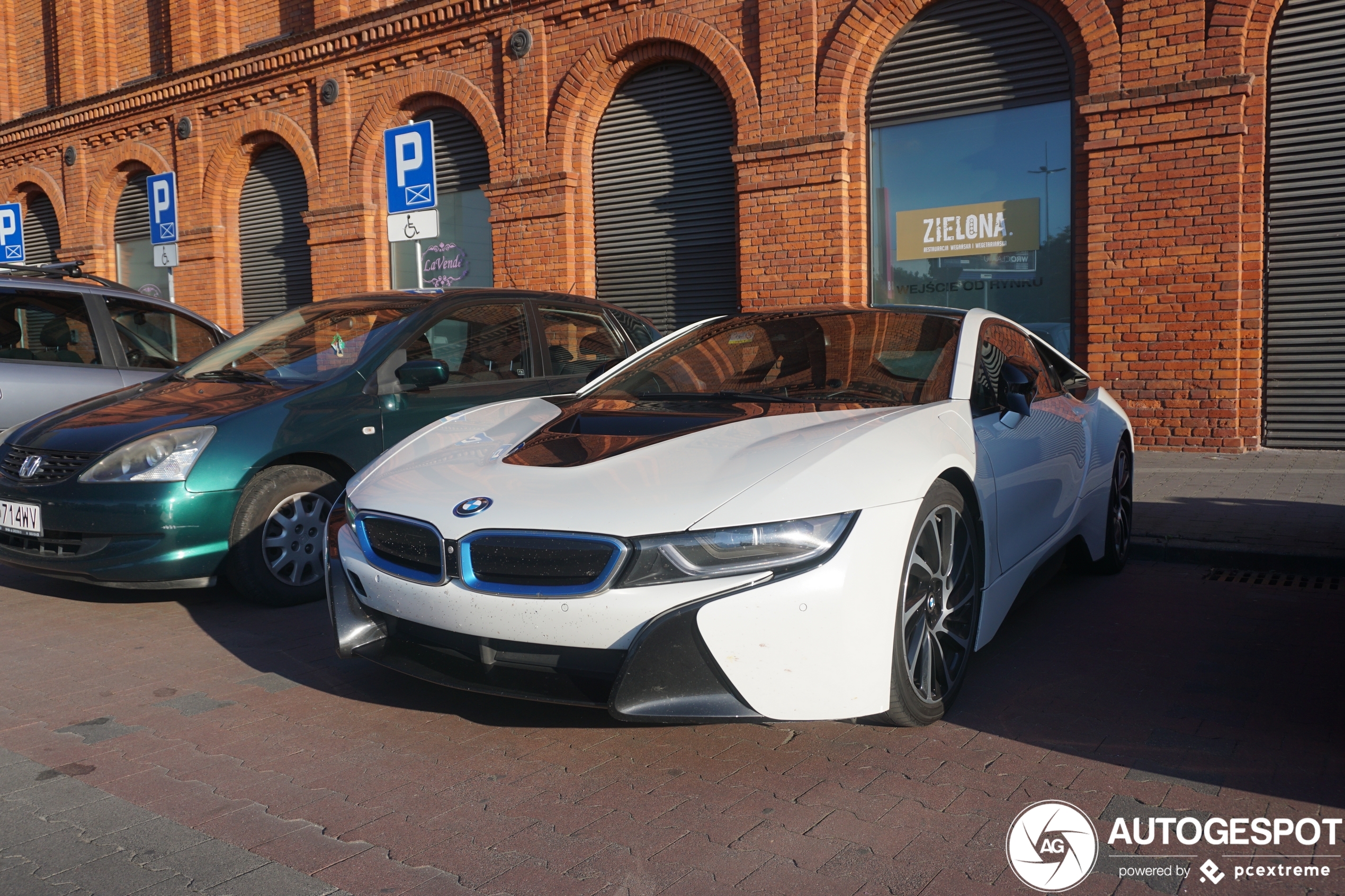 BMW i8