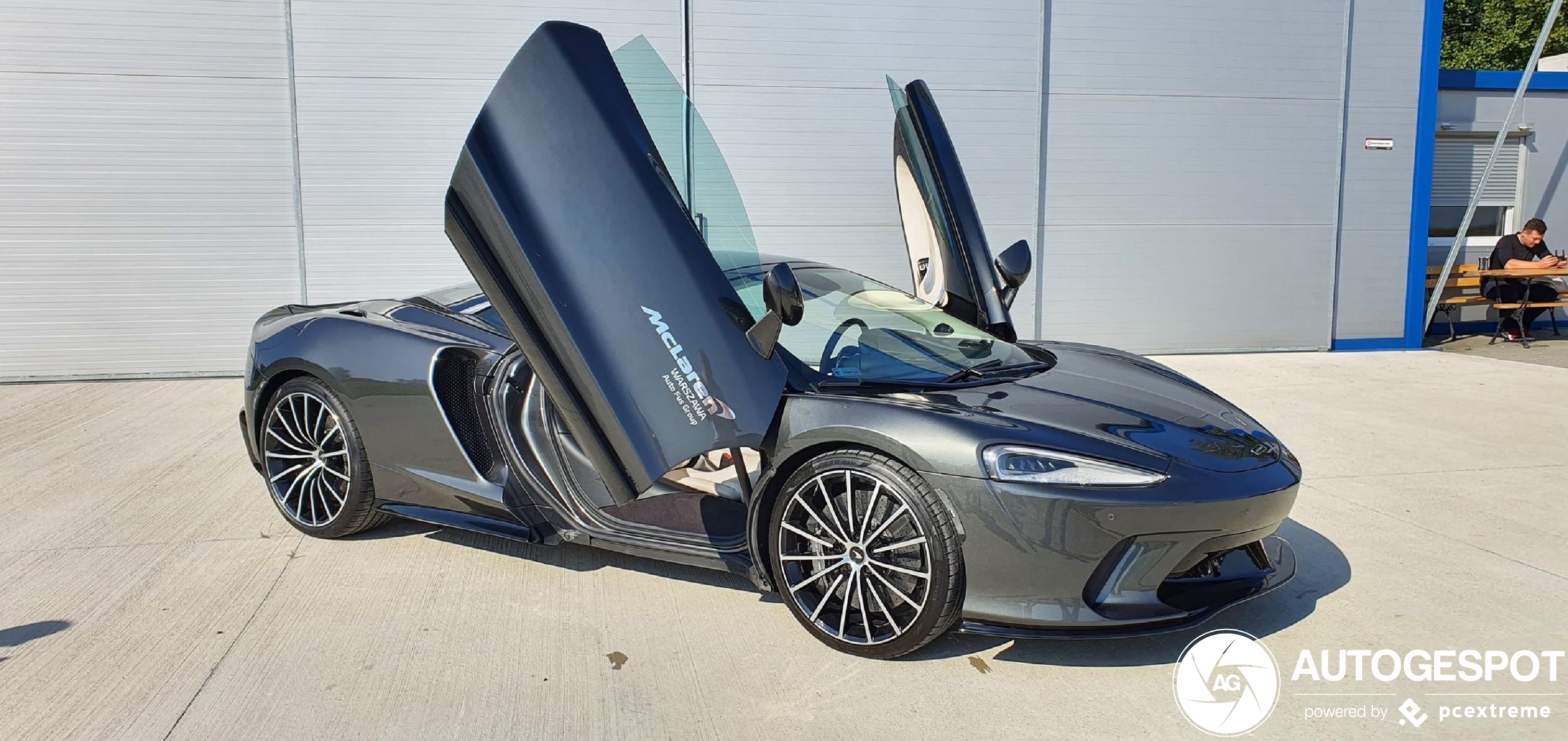 McLaren GT