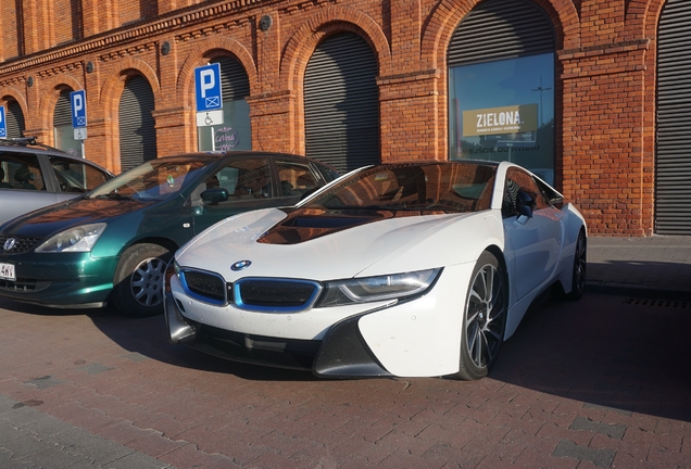 BMW i8