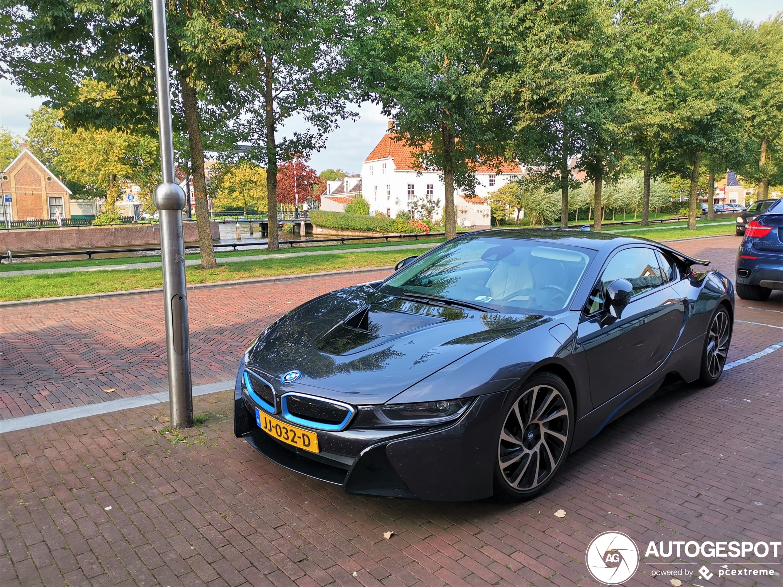 BMW i8