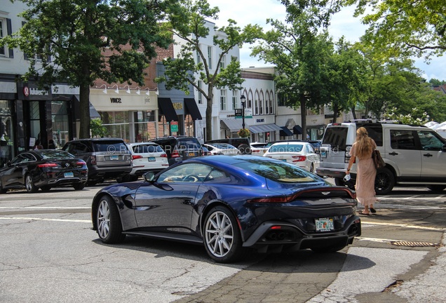 Aston Martin V8 Vantage 2018