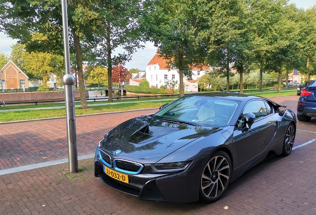 BMW i8