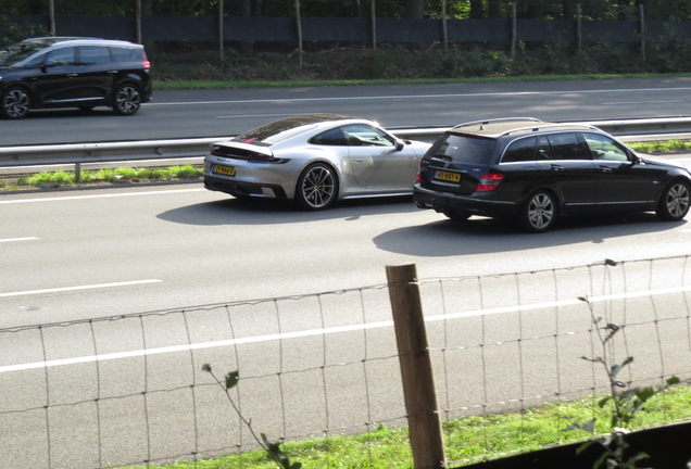 Porsche 992 Carrera 4S