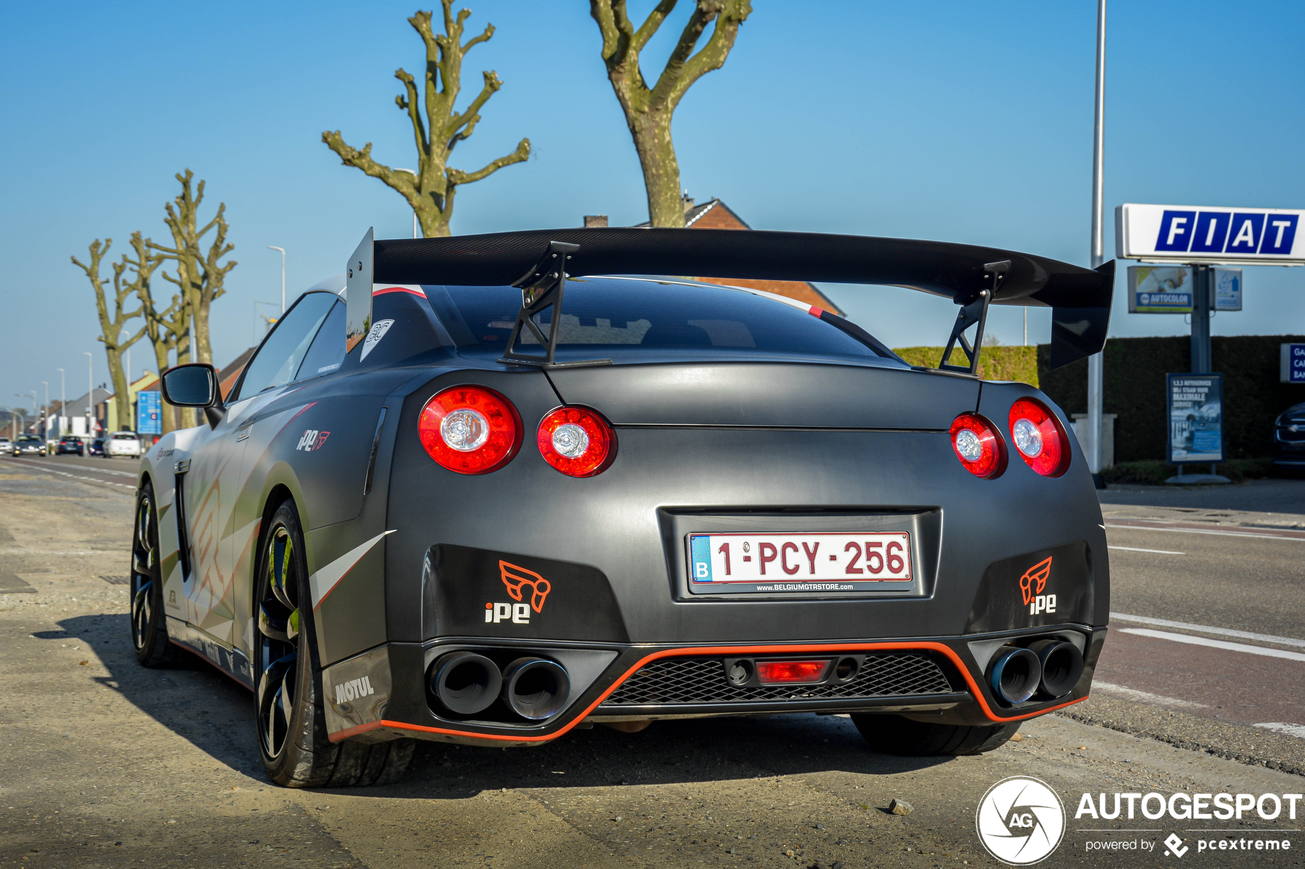 Nissan GT-R