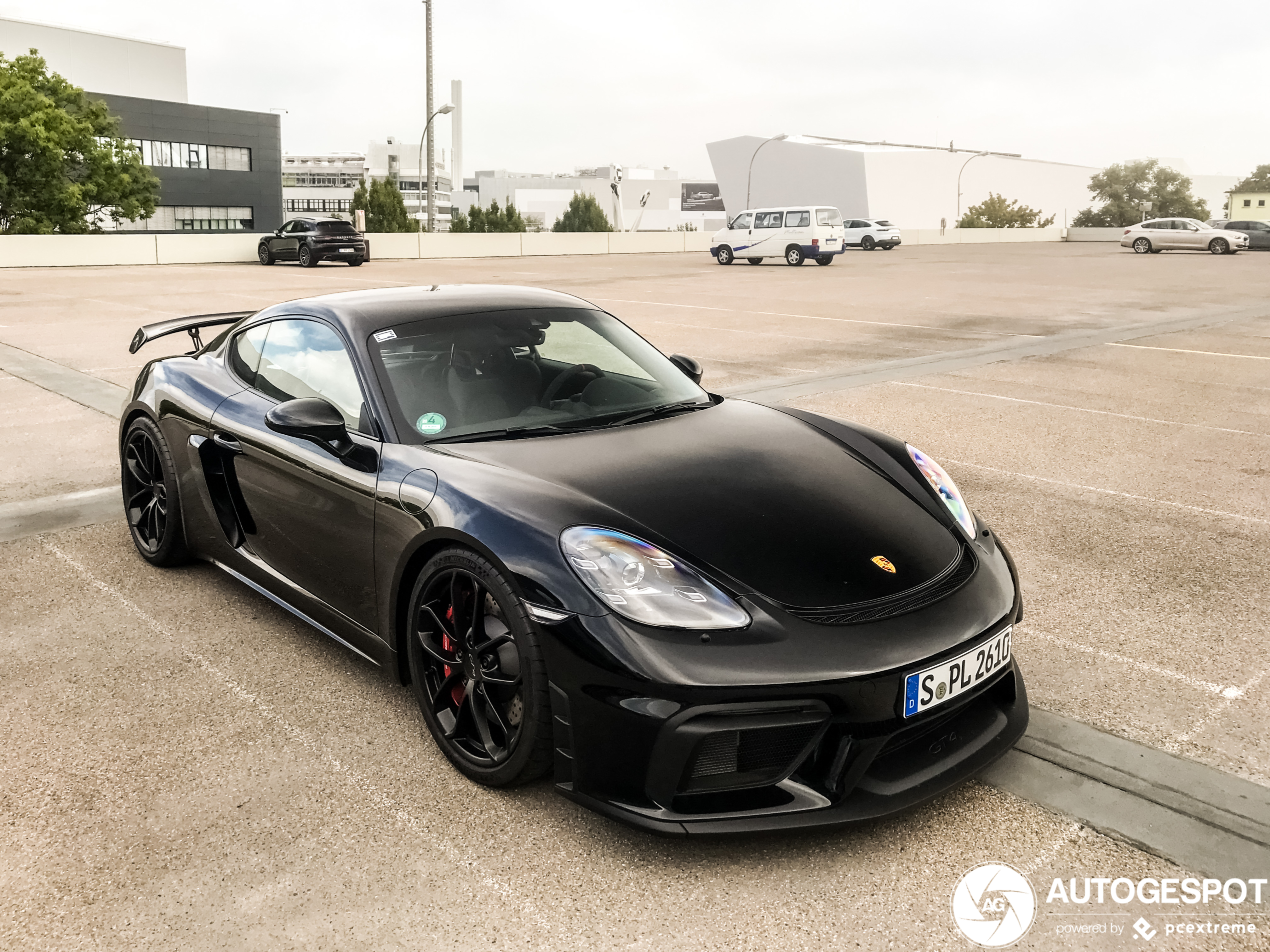 Porsche 718 Cayman GT4