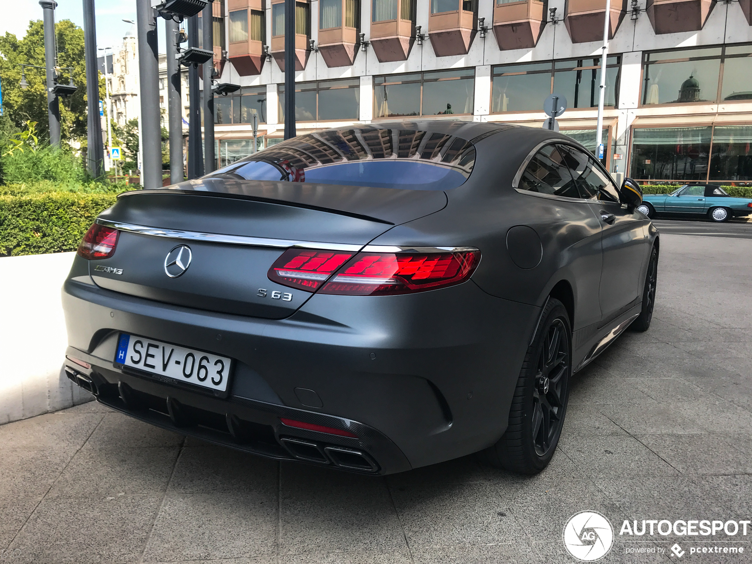 Mercedes-AMG S 63 Coupé C217 2018 Yellow Night Edition