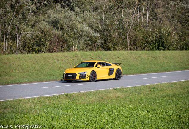 Audi R8 V10 Plus 2015