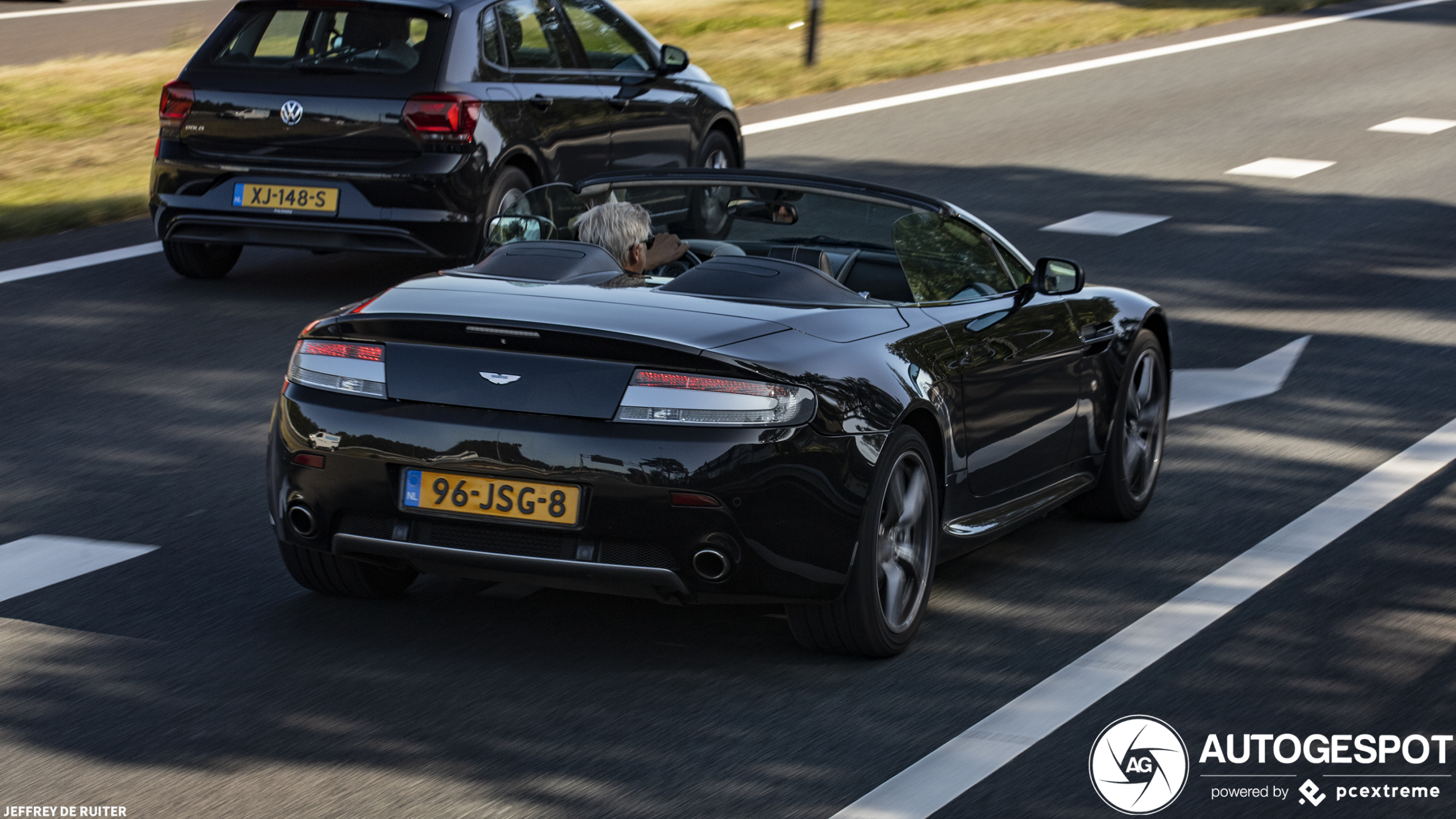 Aston Martin V8 Vantage N400 Roadster