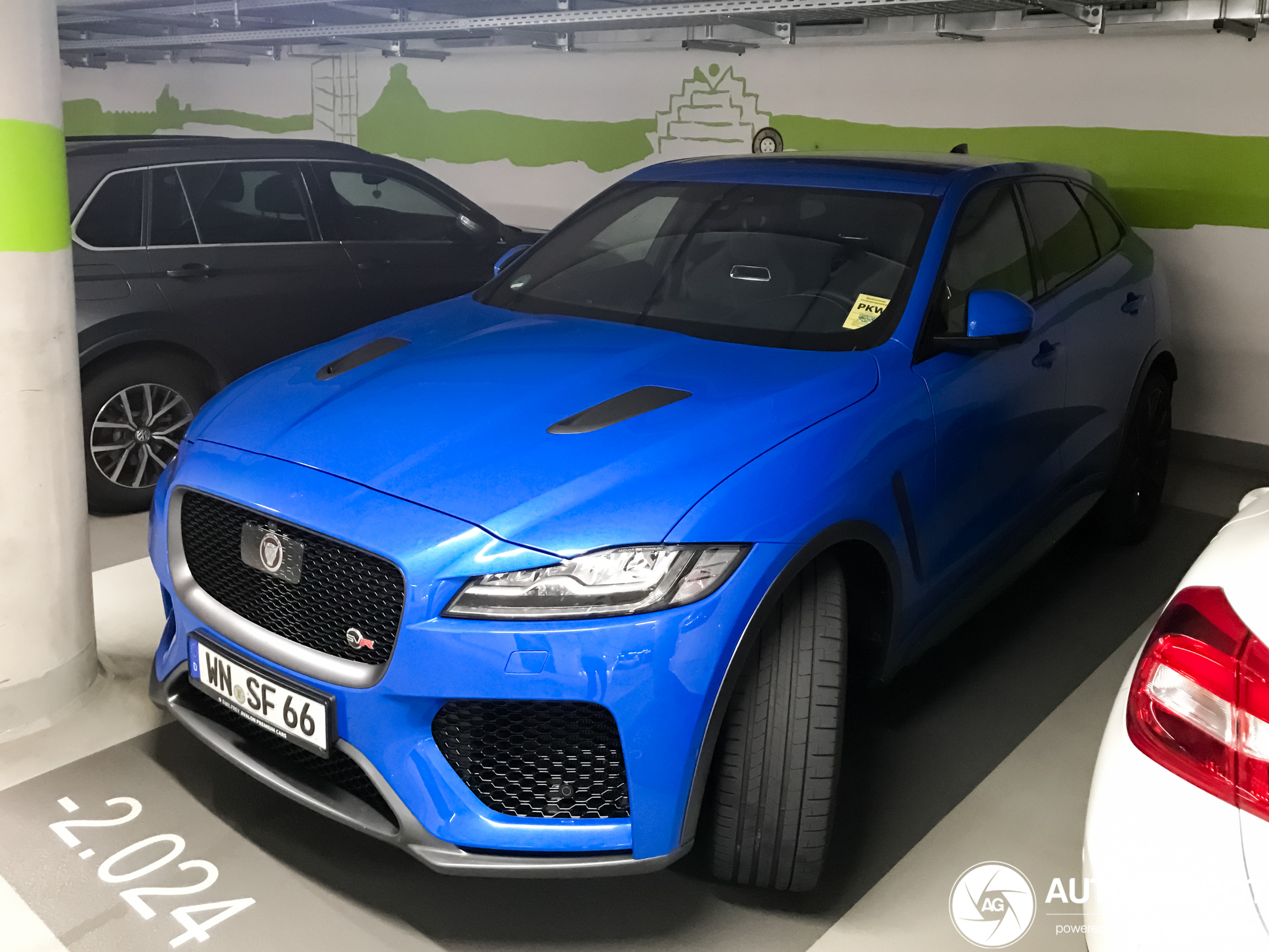 Jaguar F-PACE SVR