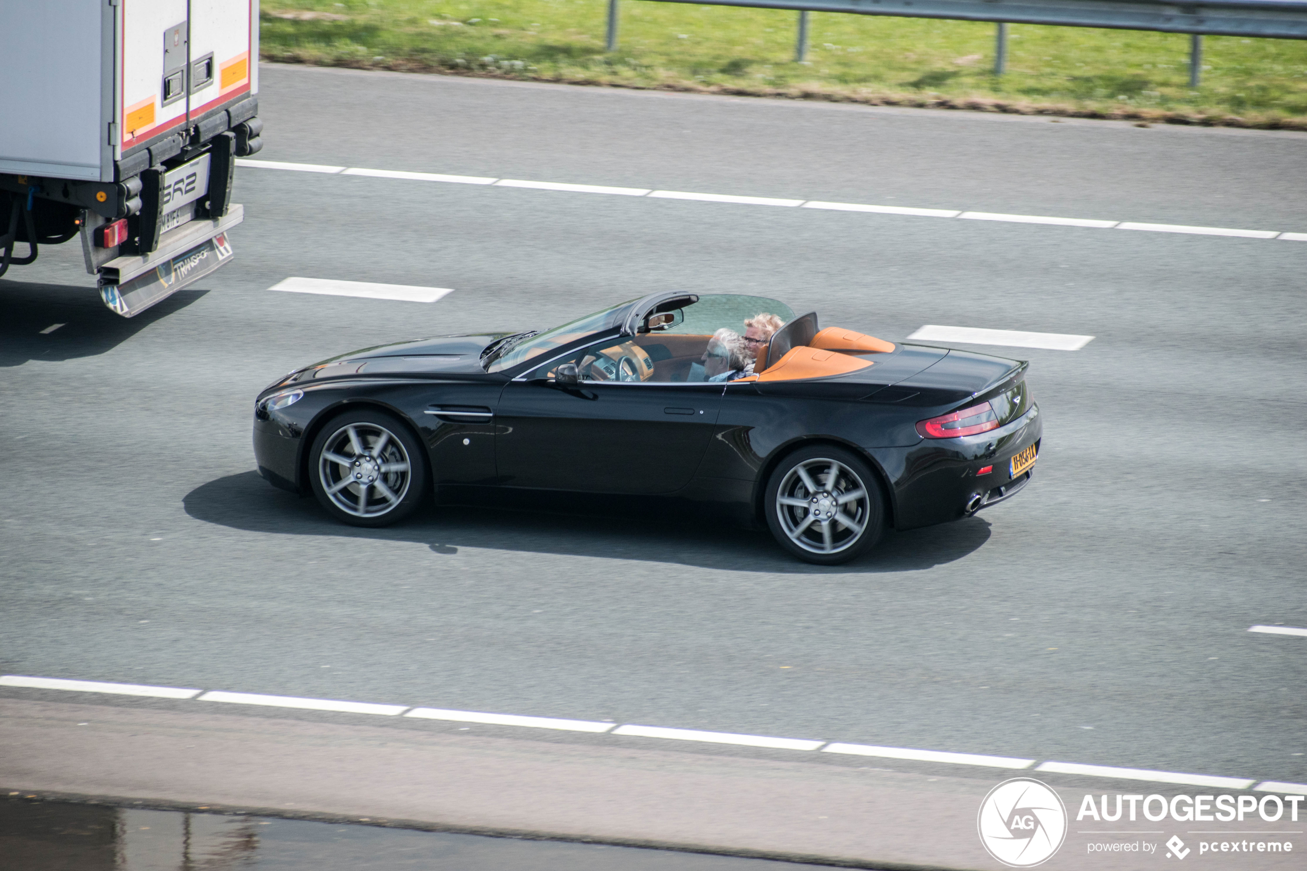 Aston Martin V8 Vantage Roadster