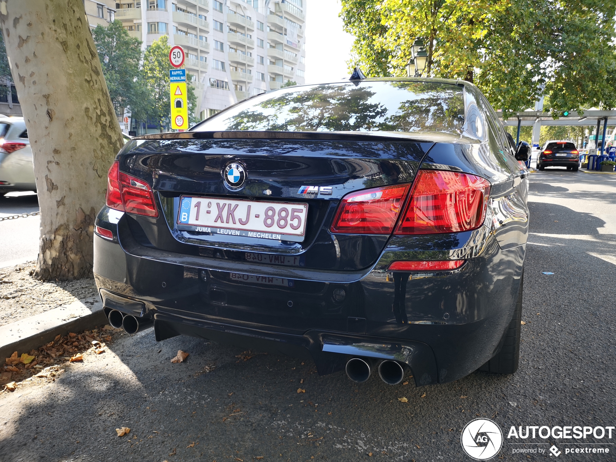 BMW M5 F10 2011